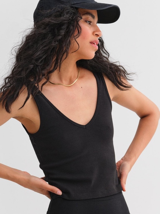 MATE the Label Tops - MATE THE LABEL TENCEL RIB CROPPED V NECK TOP JET BLACK L